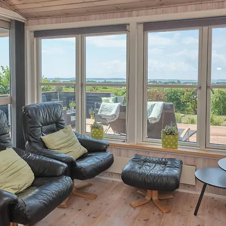 Feriehus In With 5 Bedrooms And Internet Ebeltoft