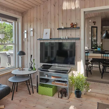 Feriehus In With 5 Bedrooms And Internet