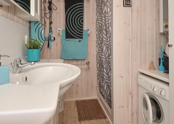 In With 5 Bedrooms And Internet Ebeltoft